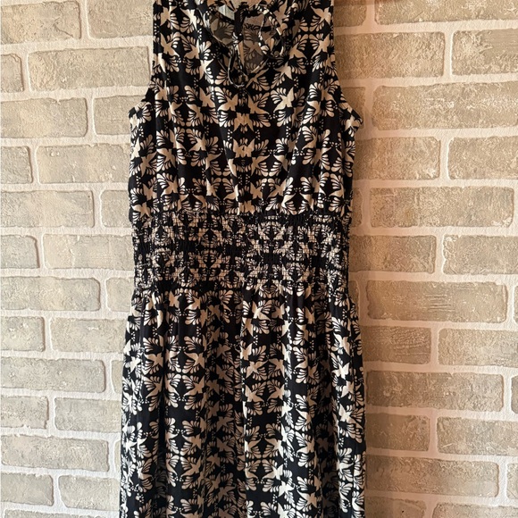 Universal Thread Black and Cream Floral Midi Dress - Picture 6 of 6